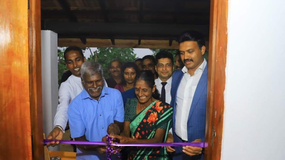 ஐந்து மாதத்திற்குள் மக்களுக்கு வீடுகள் கட்டி அசத்திய செந்தில் தொண்டமான்