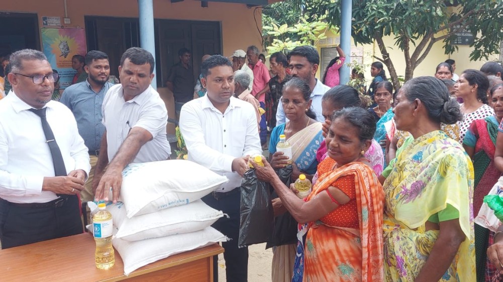 மல்வத்தை பிரதேசத்தில் வெள்ள அனர்த்த நிவாரணம்