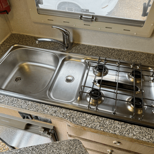 Apollo Demountable 4 Berth Motorhome Mitsubishi L200 4x4 - PART EX TO CLEAR