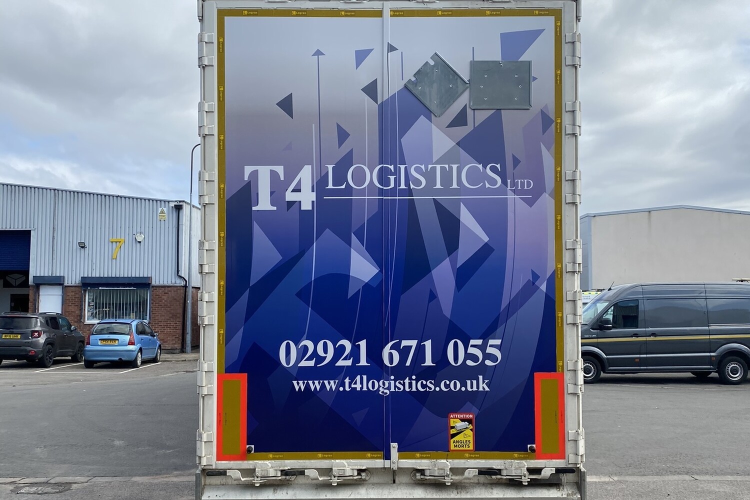 T4 Logistics - 2x 43ft Walking Trailers