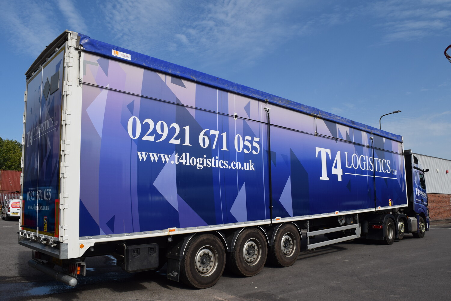 T4 Logistics - 2x 43ft Walking Trailers