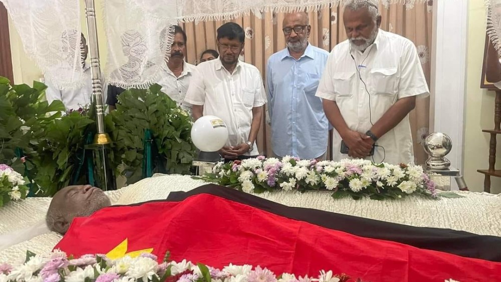 ஆர். ஆர். இன் உடலுக்கு அஞ்சலி