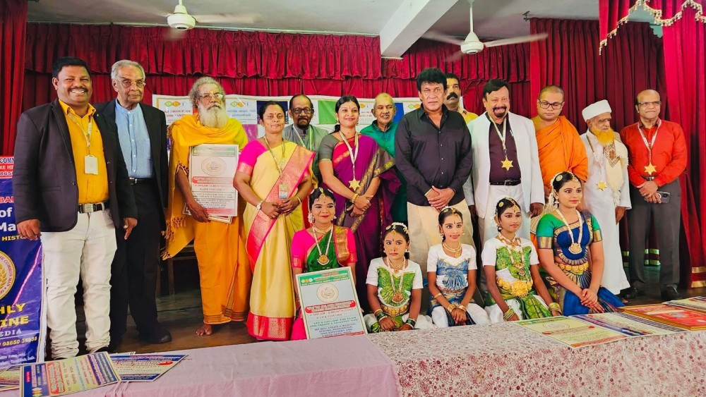 கலாநிதி மோகன் சுவாமிகளுக்கு மிக சிறந்த ஆன்மீகவாதிக்கான விருது