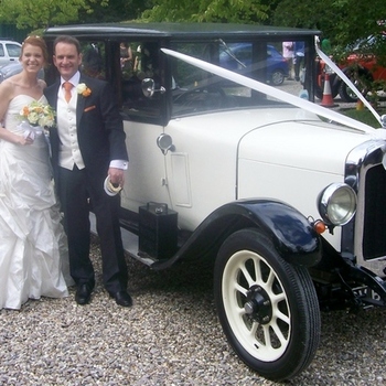Gallery | Wedding Cars Harpenden, St Albans, Watford, Hemel Hempstead | Heritage Classic Cars