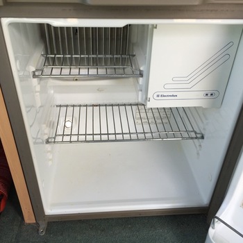 ELDDIS Camper Van 2 Berth TOYOTA HI-ACE Diesel 2.5 2000 (X)reg