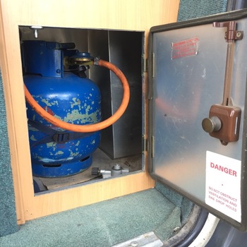 ELDDIS Camper Van 2 Berth TOYOTA HI-ACE Diesel 2.5 2000 (X)reg