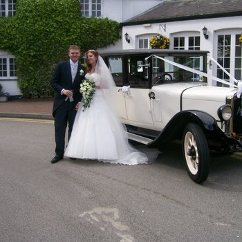Gallery | Wedding Cars Harpenden, St Albans, Watford, Hemel Hempstead | Heritage Classic Cars