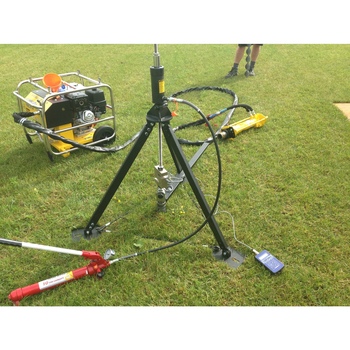 Securing of large temporary structures using bespoke base plates