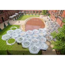 Secure fixing of temporary structures in a public place 