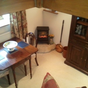 Cosy Wood Beamed Cottage On Equestrian Farm, Noverton Lane