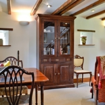 Cosy Wood Beamed Cottage On Equestrian Farm, Noverton Lane