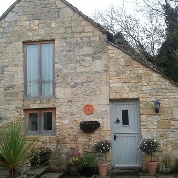 Cosy Wood Beamed Cottage On Equestrian Farm, Noverton Lane