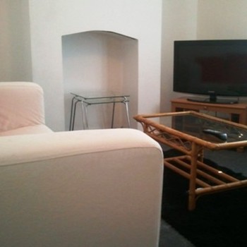 Budget Town Centre House By St Pauls University Campus For 3 People