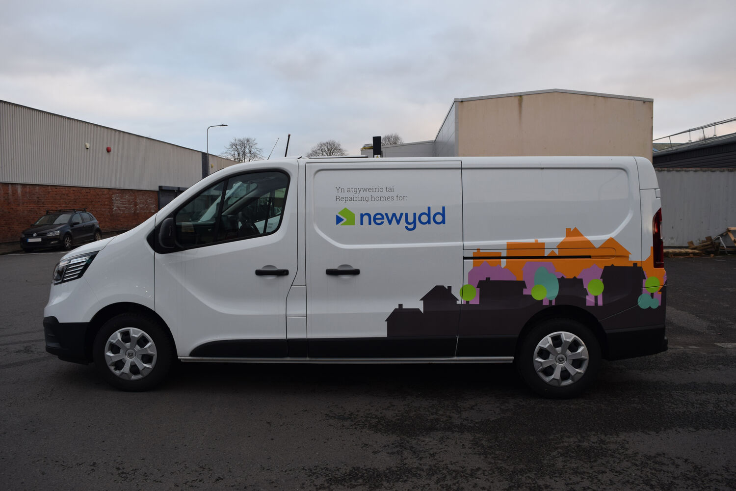 Newydd - 4x Renault Trafic