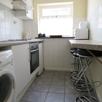 Town Centre Bungalow By St Pauls Campus With Twin Or King Size Bed