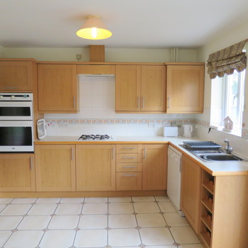 Sheldons Court, 5 Bedroom 3 Bathroom Town house with Garden