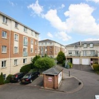 Sheldons Court, 5 Bedroom 3 Bathroom Town house with Garden