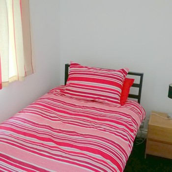 Light & Airy 2 Bedroom Apartment With Garden & Parking, Elmfield Avenue