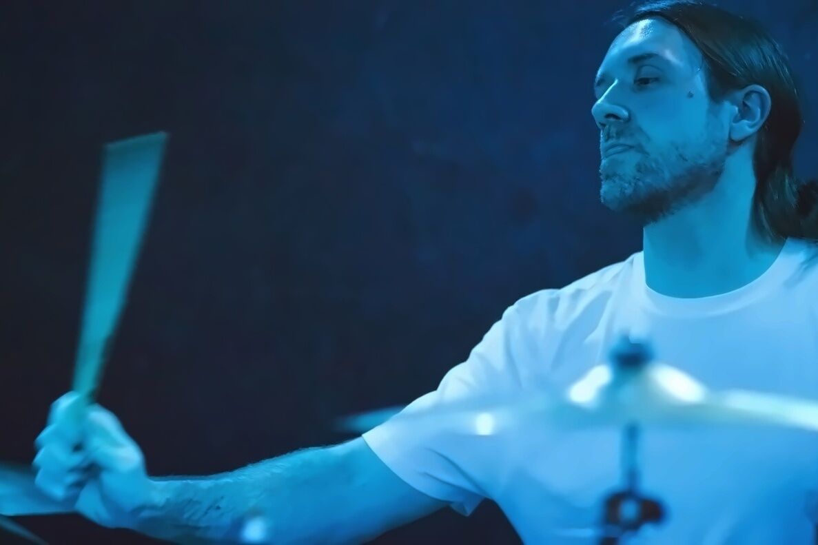 Out-Out Dj Live band