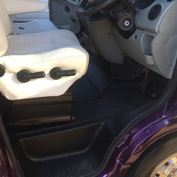 2009 Renault Master 2.5TD Horsebox 3.5t with living 2 Berth 55211 miles