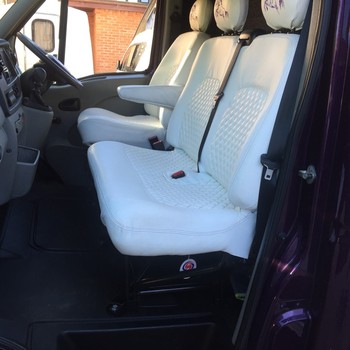 2009 Renault Master 2.5TD Horsebox 3.5t with living 2 Berth 55211 miles