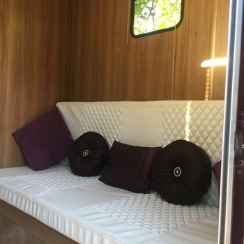 2009 Renault Master 2.5TD Horsebox 3.5t with living 2 Berth 55211 miles