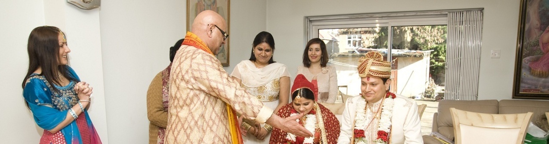 Hindhu Priest for Wedding Ceremony, Hindhu Priest UK, Hindu Priest London