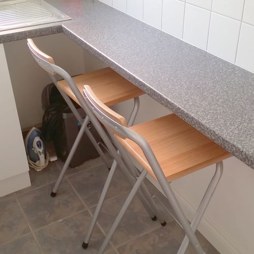 Light & Airy 2 Bedroom Apartment With Garden & Parking, Elmfield Avenue