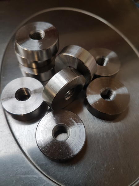 Round boss nuts in 1.4401/316s/s