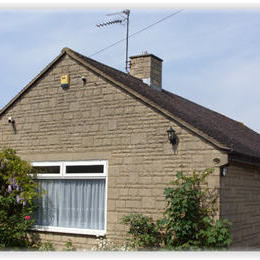 New Barn Lane, 3 bedroom bungalow Cheltenham racecourse, 6 single beds !