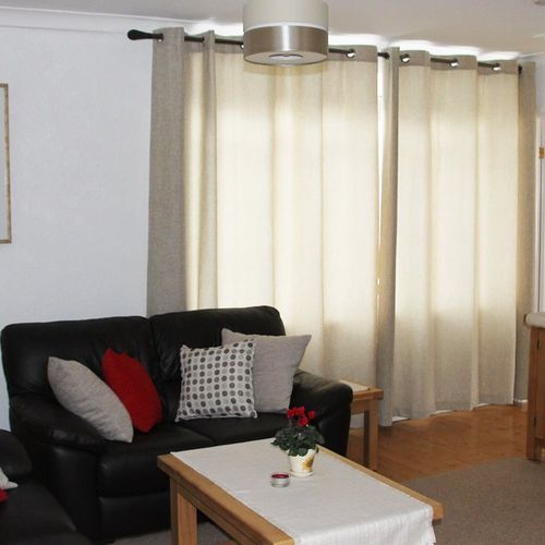 New Barn Lane, 3 bedroom bungalow Cheltenham racecourse, 6 single beds !