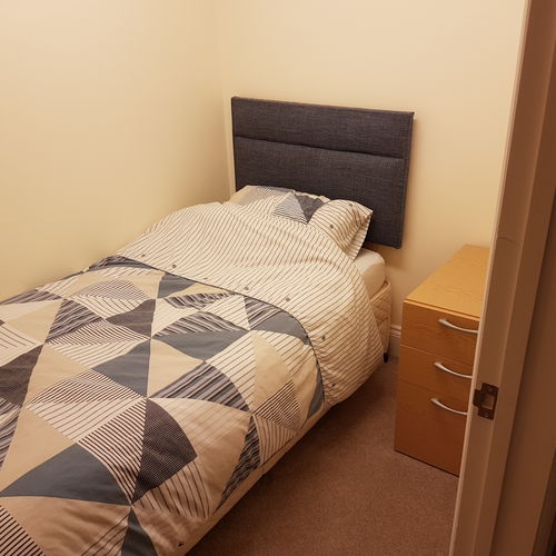 £5000 5 bedrooms Swindon Lane Cheltenham racecourse