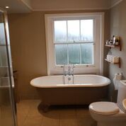 £2400 3 bedrooms High Street, Cheltenham centre