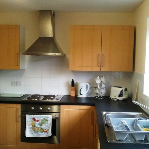 Carter Road 3 Bedroom Contractors Self-catering Accommodation, 5 single beds !