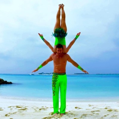 Artists & Entertainment 