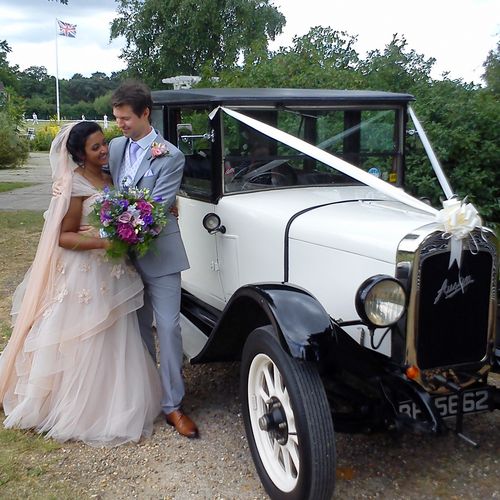 Gallery | Wedding Cars Harpenden, St Albans, Watford, Hemel Hempstead | Heritage Classic Cars