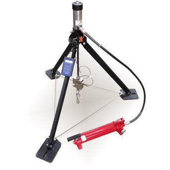 Secure fixing for climbing towers