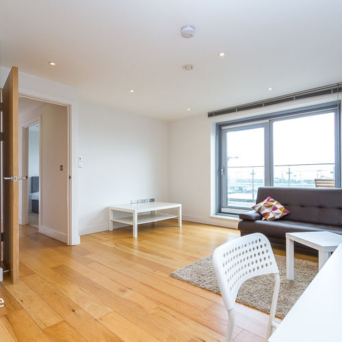MERIDIAN PLAZA CARDIFF CITY CENTRE ONE BEDROOM FURNISHED APARTMENT WITH BALCONY