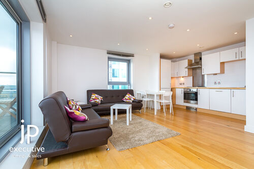 MERIDIAN PLAZA CARDIFF CITY CENTRE ONE BEDROOM FURNISHED APARTMENT WITH BALCONY