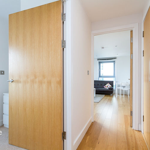 MERIDIAN PLAZA CARDIFF CITY CENTRE ONE BEDROOM FURNISHED APARTMENT WITH BALCONY