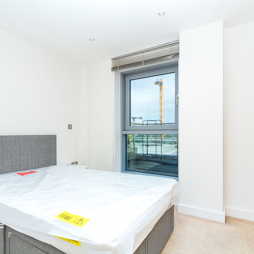 MERIDIAN PLAZA CARDIFF CITY CENTRE ONE BEDROOM FURNISHED APARTMENT WITH BALCONY