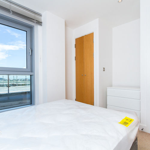 MERIDIAN PLAZA CARDIFF CITY CENTRE ONE BEDROOM FURNISHED APARTMENT WITH BALCONY