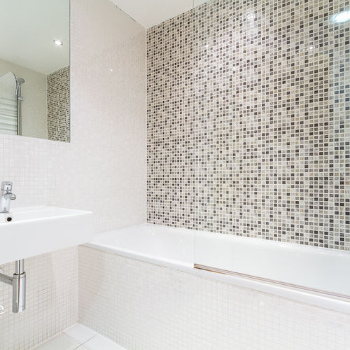 MERIDIAN PLAZA CARDIFF CITY CENTRE ONE BEDROOM FURNISHED APARTMENT WITH BALCONY