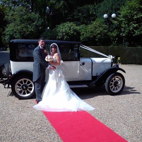 Gallery | Wedding Cars Harpenden, St Albans, Watford, Hemel Hempstead | Heritage Classic Cars