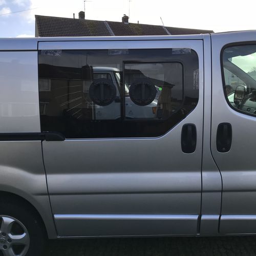 Vivaro side windows