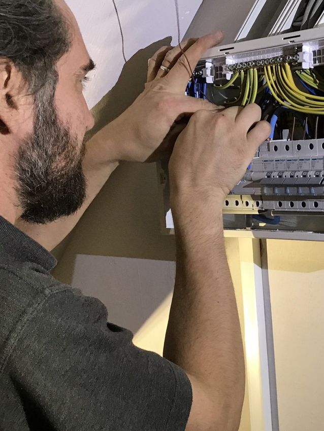 Electrician in Leicester, Appliance Repair Leicester, Leicester Commercial Electrician