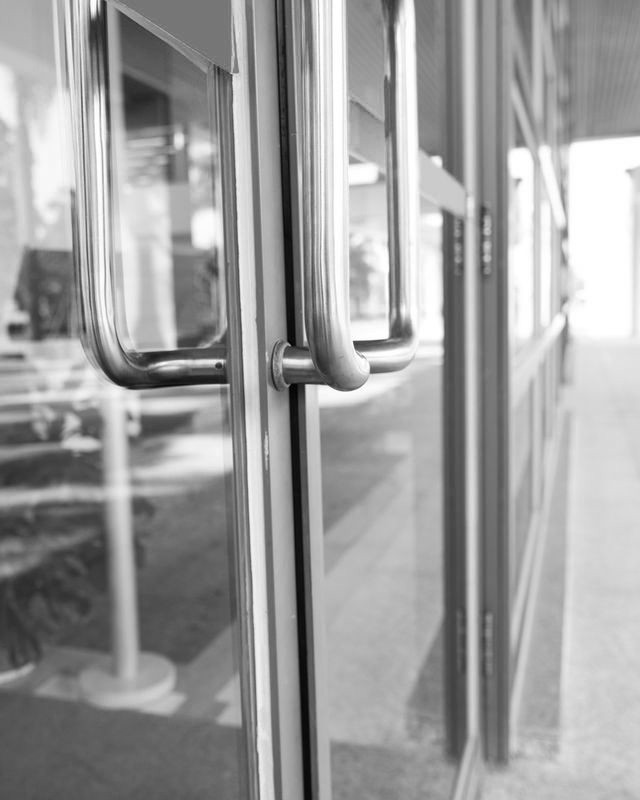 Glass Scratch Repair, Glass Polishing, Windscreen Chip Repair