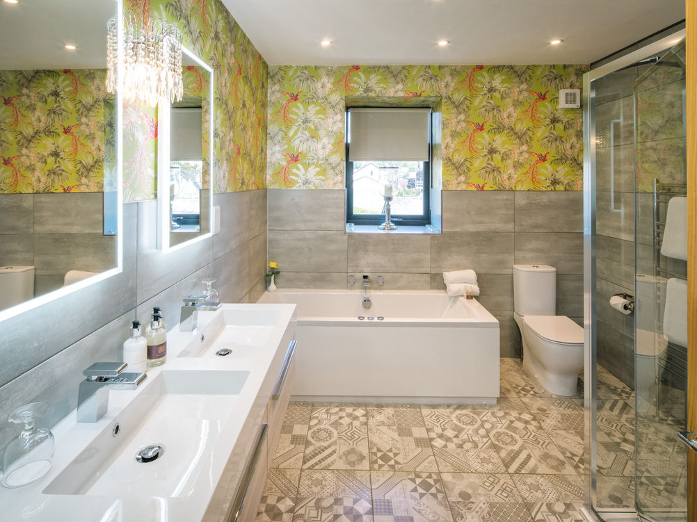 Deluxe King Room with Spa Bath