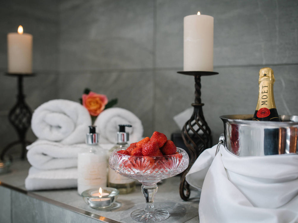 Deluxe Suite/Apartment - "Lilac Cottage"