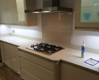 About the joints on Quartz and Granite worktops
